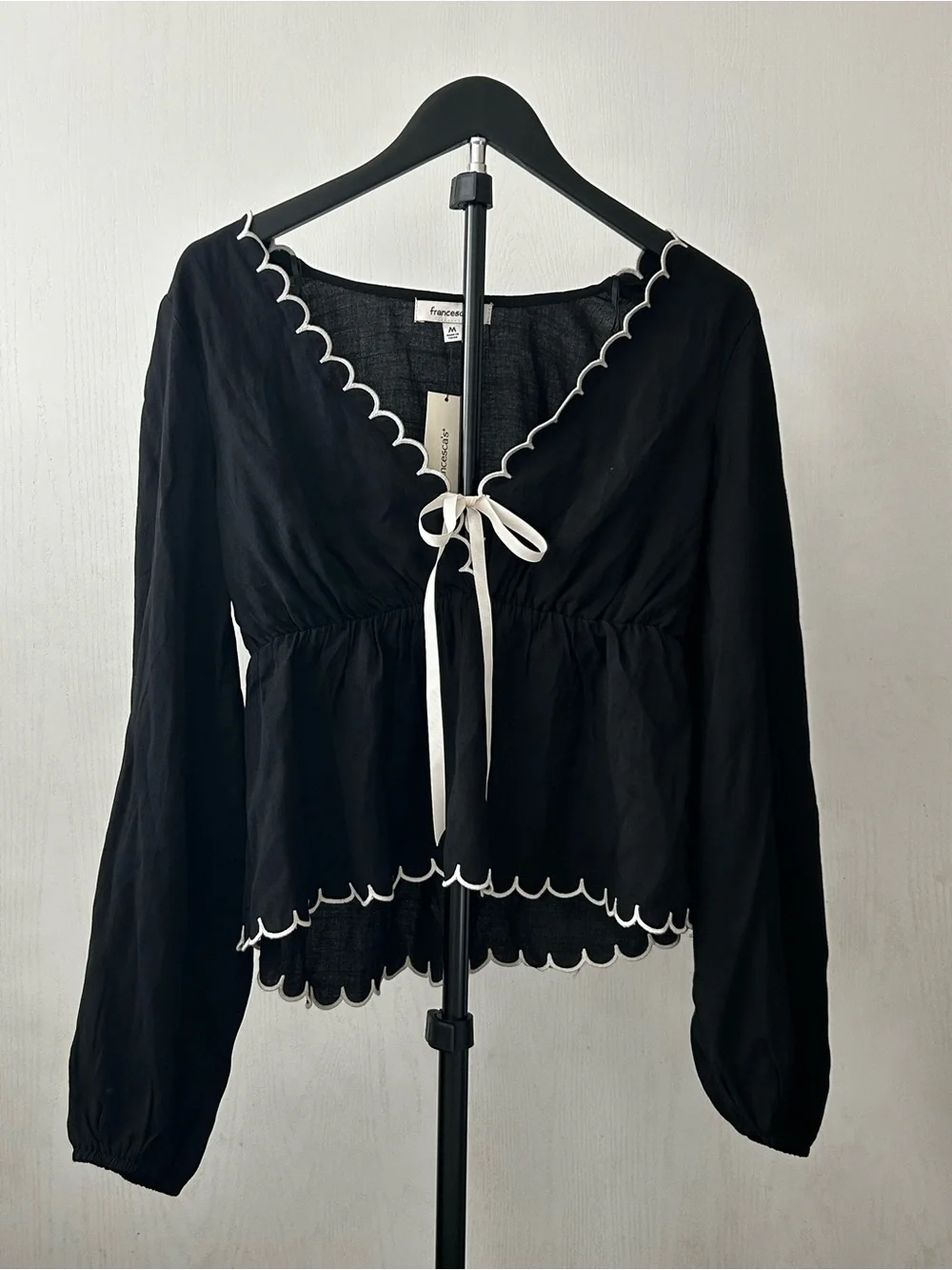 Francesca's Collections Black Long-Sleeve Peasant Top with White Scallop Trim - Picture 1 of 5